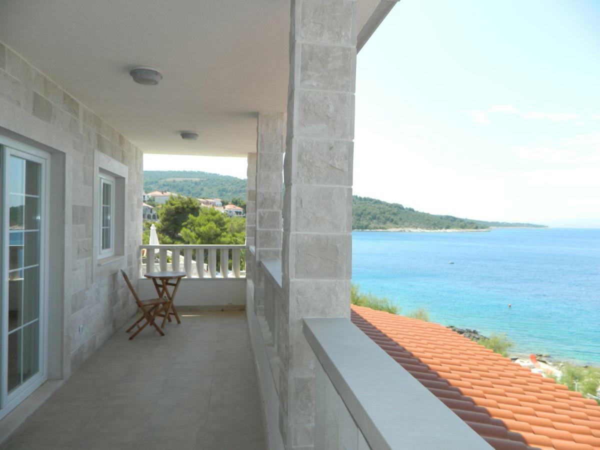 Schönes Ferienhaus direkt am Meer Stomorska Exterior foto