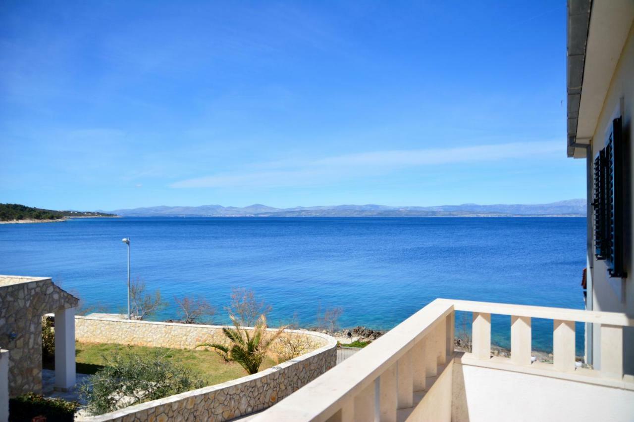 Schönes Ferienhaus direkt am Meer Stomorska Exterior foto